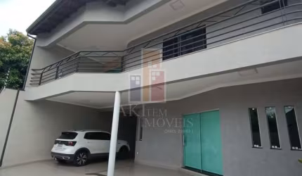 Casa para venda em Vila Rocha de 260.00m² com 3 Quartos, 1 Suite e 5 Garagens