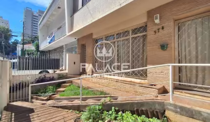 Casa para alugar em Centro de 342.00m² com 3 Quartos, 1 Suite e 2 Garagens