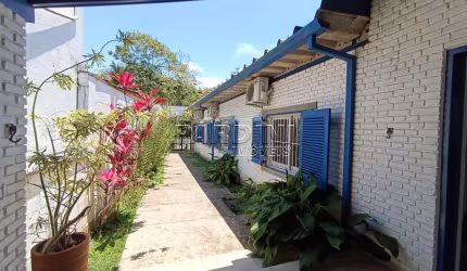 Casa para venda em Praia Das Toninhas de 157.00m² com 4 Quartos, 2 Suites e 3 Garagens
