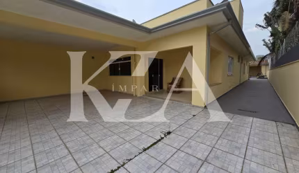 Casa para alugar em Loteamento Santa Isabel de 200.00m² com 3 Quartos, 2 Suites e 4 Garagens