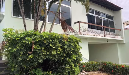 Casa para alugar em Centro de 645.00m² com 3 Quartos, 1 Suite e 6 Garagens