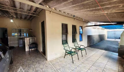 Casa para venda em Vila Mollon Iv de 458.00m² com 5 Quartos e 4 Garagens