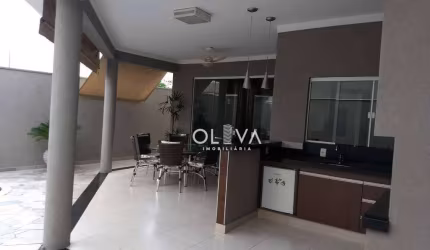 Casa de Condomínio para venda em Condomínio Recanto Do Lago de 250.00m² com 3 Quartos, 3 Suites e 4 Garagens