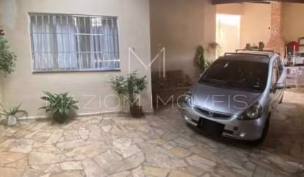 Casa para venda em Jardim Solange de 197.00m² com 3 Quartos, 1 Suite e 2 Garagens