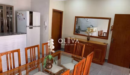 Casa para venda em Parque Industrial de 180.00m² com 3 Quartos, 1 Suite e 2 Garagens