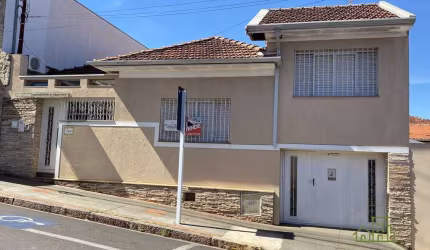 Casa para venda em Centro de 181.00m² com 4 Quartos, 2 Suites e 1 Garagem