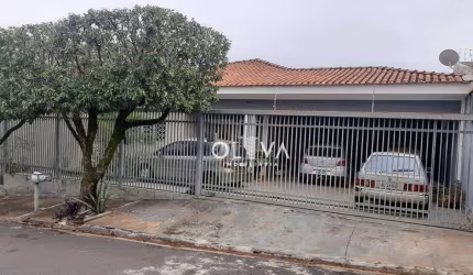 Casa para venda em Jardim Nazareth de 213.00m² com 3 Quartos, 1 Suite e 4 Garagens