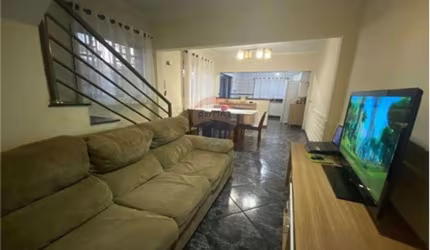 Casa para venda em Jardim São Jorge de 188.81m² com 3 Quartos e 2 Garagens