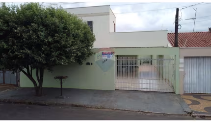 Casa para venda em Cidade Jardim de 220.00m² com 3 Quartos, 2 Suites e 3 Garagens
