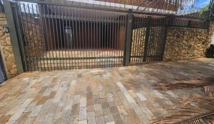 Casa para venda em Alto Do Ipiranga de 244.00m² com 3 Quartos, 1 Suite e 4 Garagens