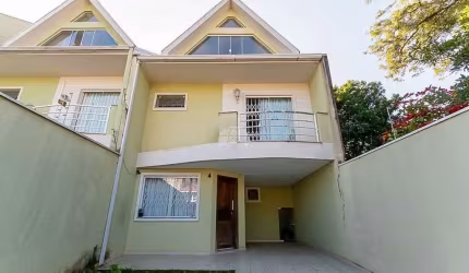 Sobrado para venda em Tingui de 142.00m² com 3 Quartos, 1 Suite e 2 Garagens