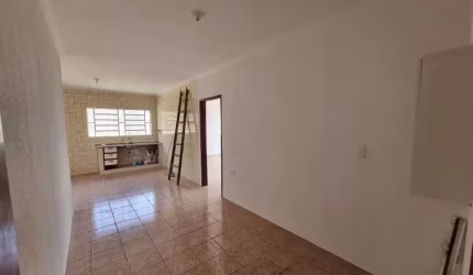 Casa para alugar em Jardim Santa Genebra de 90.00m² com 3 Quartos, 1 Suite e 1 Garagem