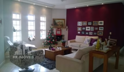 Casa para venda em Tarumã de 241.00m² com 3 Quartos, 1 Suite e 5 Garagens