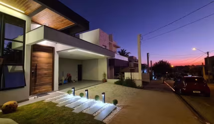 Casa de Condomínio para venda em Jardim Villagio Milano de 153.00m² com 3 Quartos, 3 Suites e 4 Garagens