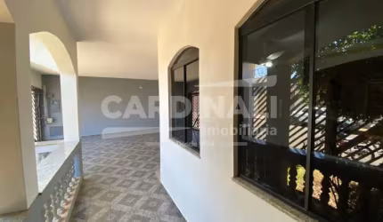 Casa para venda em Jardim Das Torres de 198.00m² com 3 Quartos, 1 Suite e 2 Garagens