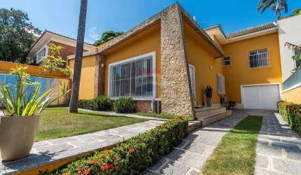 Casa para venda em Jardim Guanabara de 158.00m² com 5 Quartos, 3 Suites e 2 Garagens
