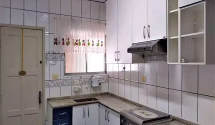 Casa para venda em Vila Mogilar de 167.00m² com 3 Quartos, 1 Suite e 3 Garagens