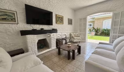 Casa para alugar em Praia Do Lázaro de 225.00m² com 4 Quartos, 1 Suite e 2 Garagens