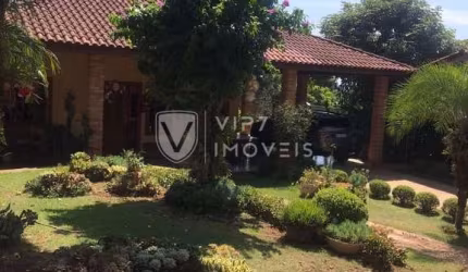 Casa para venda em Condomínio Quintas do Campo Largo de 378.00m² com 3 Quartos, 1 Suite e 6 Garagens