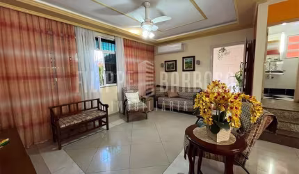 Casa para venda em Vila da Penha de 214.00m² com 3 Quartos, 1 Suite e 2 Garagens