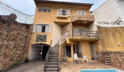 Casa para venda em Vila Kosmos de 335.00m² com 4 Quartos, 1 Suite e 4 Garagens