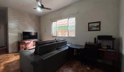 Casa para venda em Vila da Penha de 91.00m² com 4 Quartos, 1 Suite e 4 Garagens