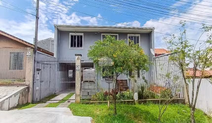 Sobrado para venda em Atuba de 174.00m² com 4 Quartos, 1 Suite e 6 Garagens