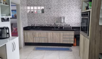 Casa para venda em Jardim Dos Colibris de 150.00m² com 3 Quartos, 1 Suite e 3 Garagens