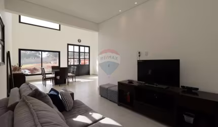 Casa de Condomínio para venda em Parque Fortaleza de 255.00m² com 4 Quartos, 2 Suites e 4 Garagens
