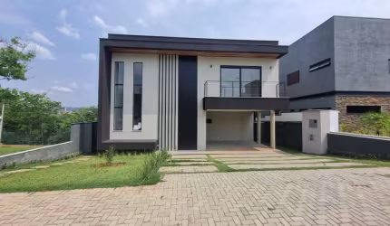 Casa para venda em Alphaville de 333.00m² com 3 Quartos, 3 Suites e 4 Garagens