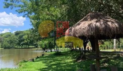 Casa para venda em Condomínio Zuleika Jabour de 349.00m² com 3 Quartos, 1 Suite e 2 Garagens