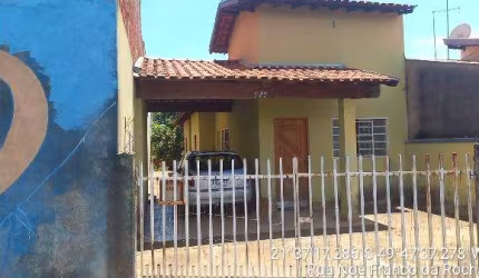 Casa para venda em Centro de 162.00m² com 2 Quartos e 1 Garagem
