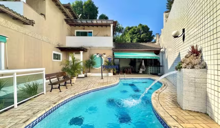 Casa de Condomínio para venda em Badu de 385.00m² com 6 Quartos, 3 Suites e 3 Garagens