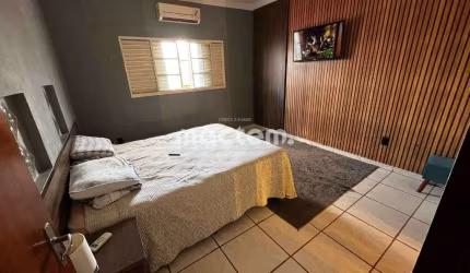 Sobrado para venda em Jardim Ouro Branco de 216.00m² com 3 Quartos, 2 Suites e 2 Garagens