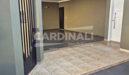 Casa para venda em Jardim Cardinalli de 255.00m² com 3 Quartos, 1 Suite e 4 Garagens