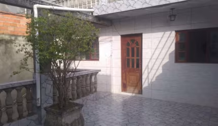 Casa para venda em Vila Roschel de 250.00m² com 5 Quartos e 4 Garagens
