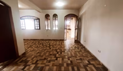 Casa para venda em Jardim Aladim de 250.00m² com 2 Quartos, 1 Suite e 3 Garagens