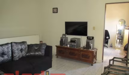 Casa para venda em Jardim Iporã de 125.00m² com 5 Quartos, 1 Suite e 2 Garagens