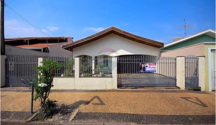Casa para venda em Jardim Primavera de 129.78m² com 3 Quartos, 1 Suite e 4 Garagens