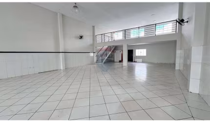 Prédio Comercial para alugar em Parque Industrial de 295.11m² com 3 Garagens