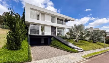 Casa de Condomínio para venda em Campo Comprido de 460.00m² com 3 Quartos, 3 Suites e 4 Garagens