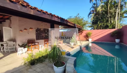 Casa para venda em Maresias de 200.00m² com 4 Quartos e 3 Garagens
