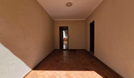 Casa para alugar em Jardim Flamboyant de 200.00m² com 3 Quartos e 2 Garagens