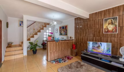 Casa para venda em Jardim Sandra de 209.00m² com 2 Quartos, 2 Suites e 3 Garagens