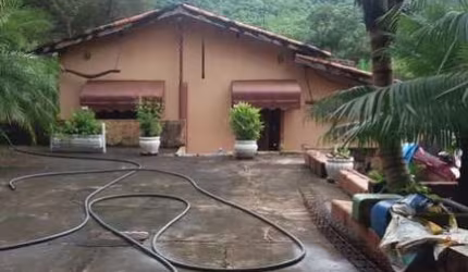 Casa para venda em Zona Rural de 200.00m² com 2 Quartos e 2 Garagens