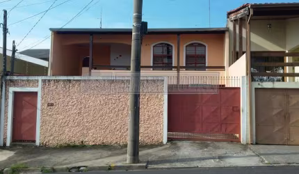 Casa para venda em Jardim Saira de 169.00m² com 2 Quartos e 4 Garagens
