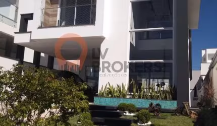 Casa para venda em Aruã de 300.00m² com 3 Quartos, 3 Suites e 4 Garagens
