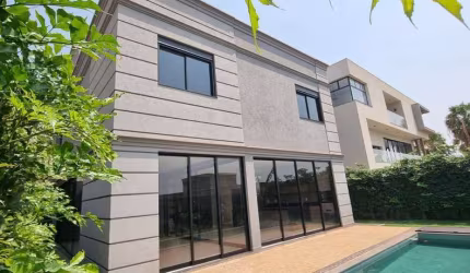 Sobrado para venda em Alphaville de 421.00m² com 4 Quartos, 4 Suites e 6 Garagens
