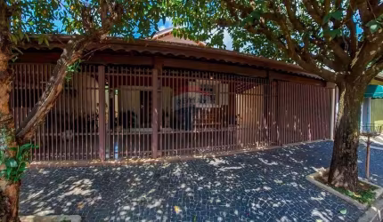 Casa para venda em Vila Bom Jesus de 220.00m² com 3 Quartos e 3 Garagens