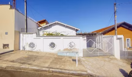 Casa para venda em Castelinho de 147.00m² com 3 Quartos e 2 Garagens